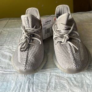 Yeezys tail gate v2